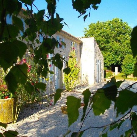 Saint-Porchaire Chambres D'Hotes Domaine Le Fragnaud מראה חיצוני תמונה