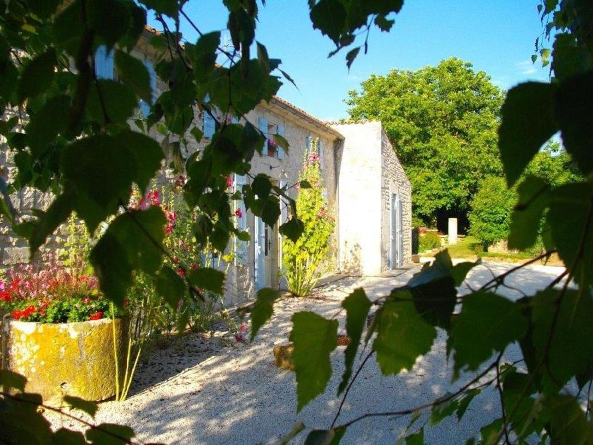 Saint-Porchaire Chambres D'Hotes Domaine Le Fragnaud מראה חיצוני תמונה