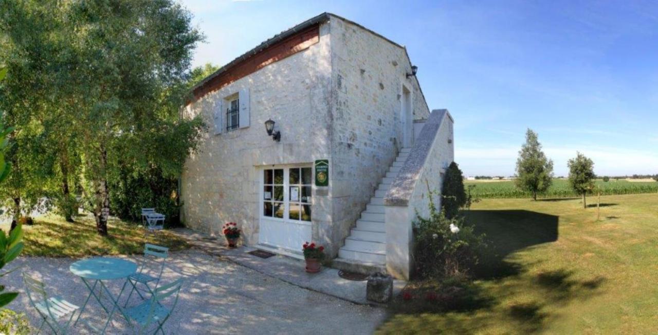 Saint-Porchaire Chambres D'Hotes Domaine Le Fragnaud מראה חיצוני תמונה